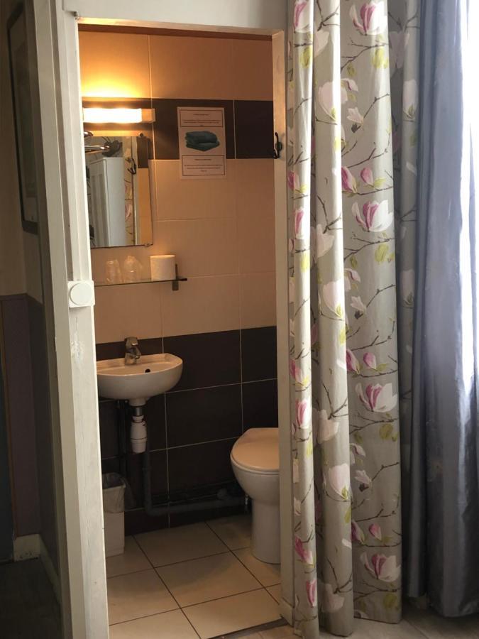 Camera Singola con Bagno in Comune